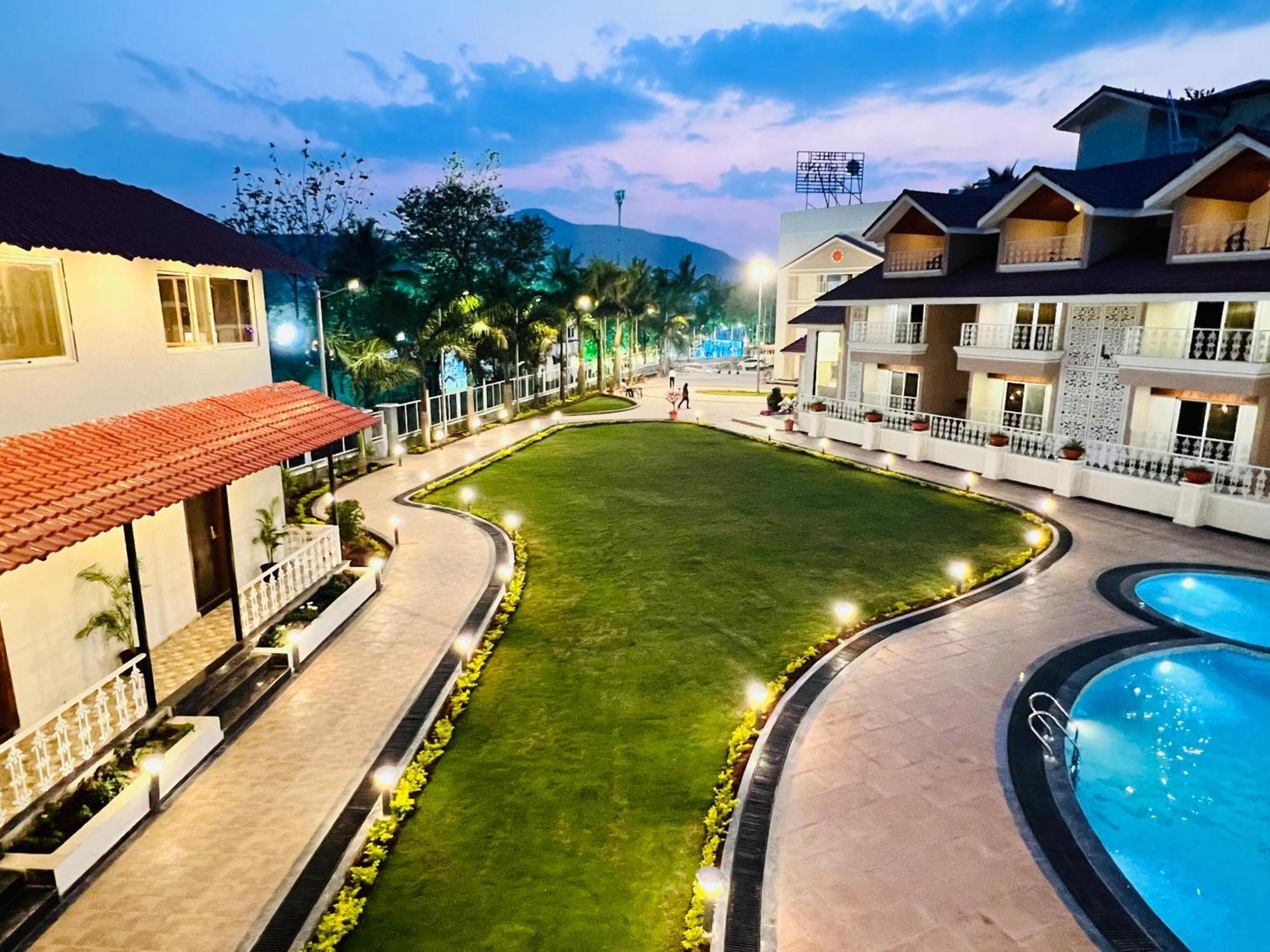 קופולי The Grand Leela Resort מראה חיצוני תמונה