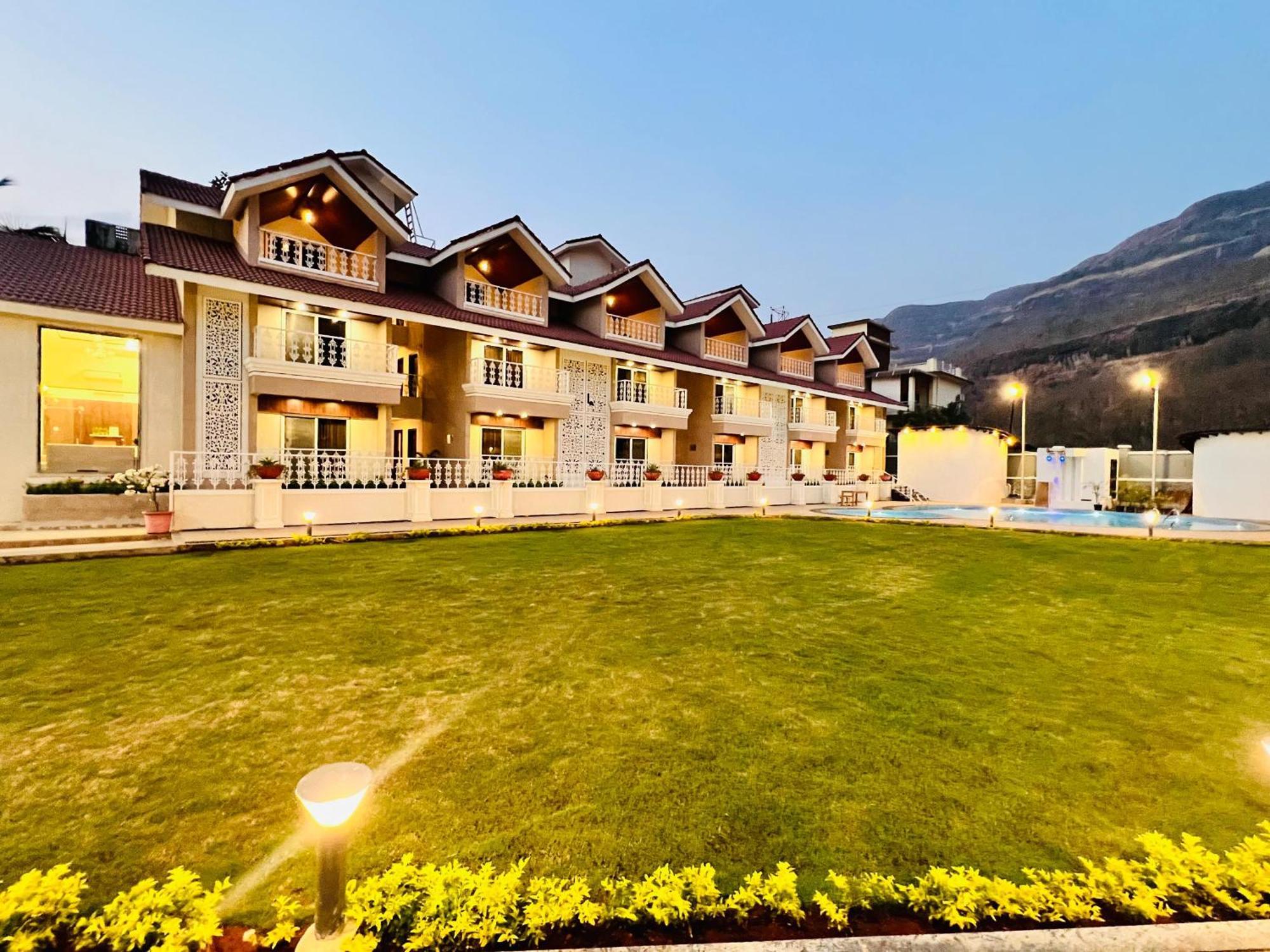 קופולי The Grand Leela Resort מראה חיצוני תמונה