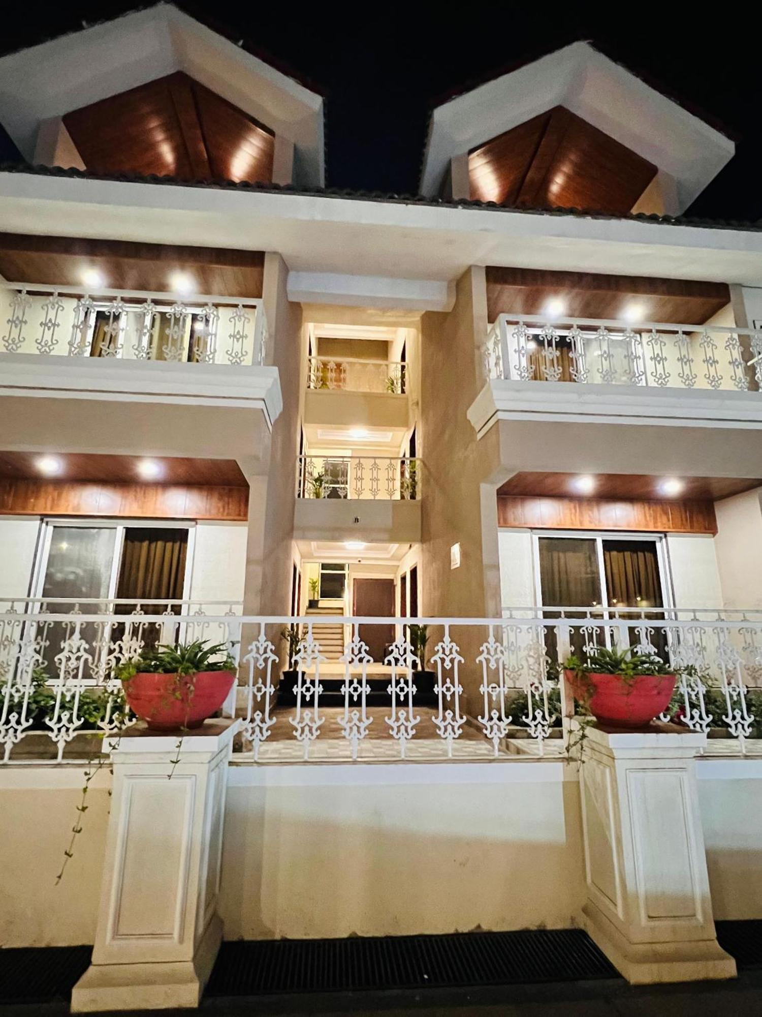 קופולי The Grand Leela Resort מראה חיצוני תמונה
