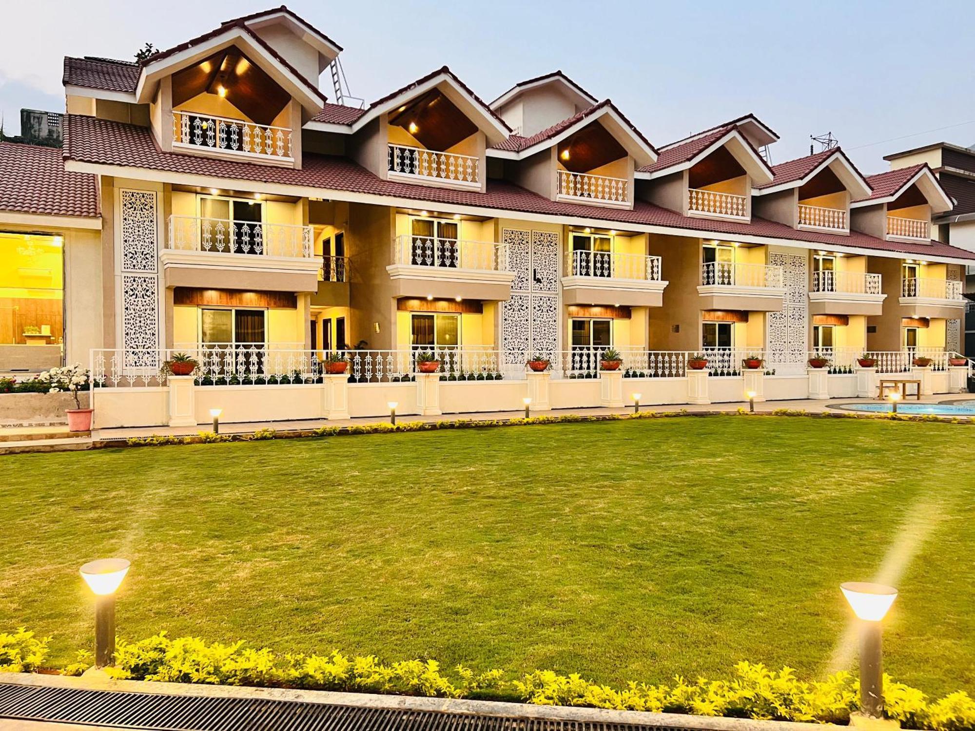 קופולי The Grand Leela Resort מראה חיצוני תמונה