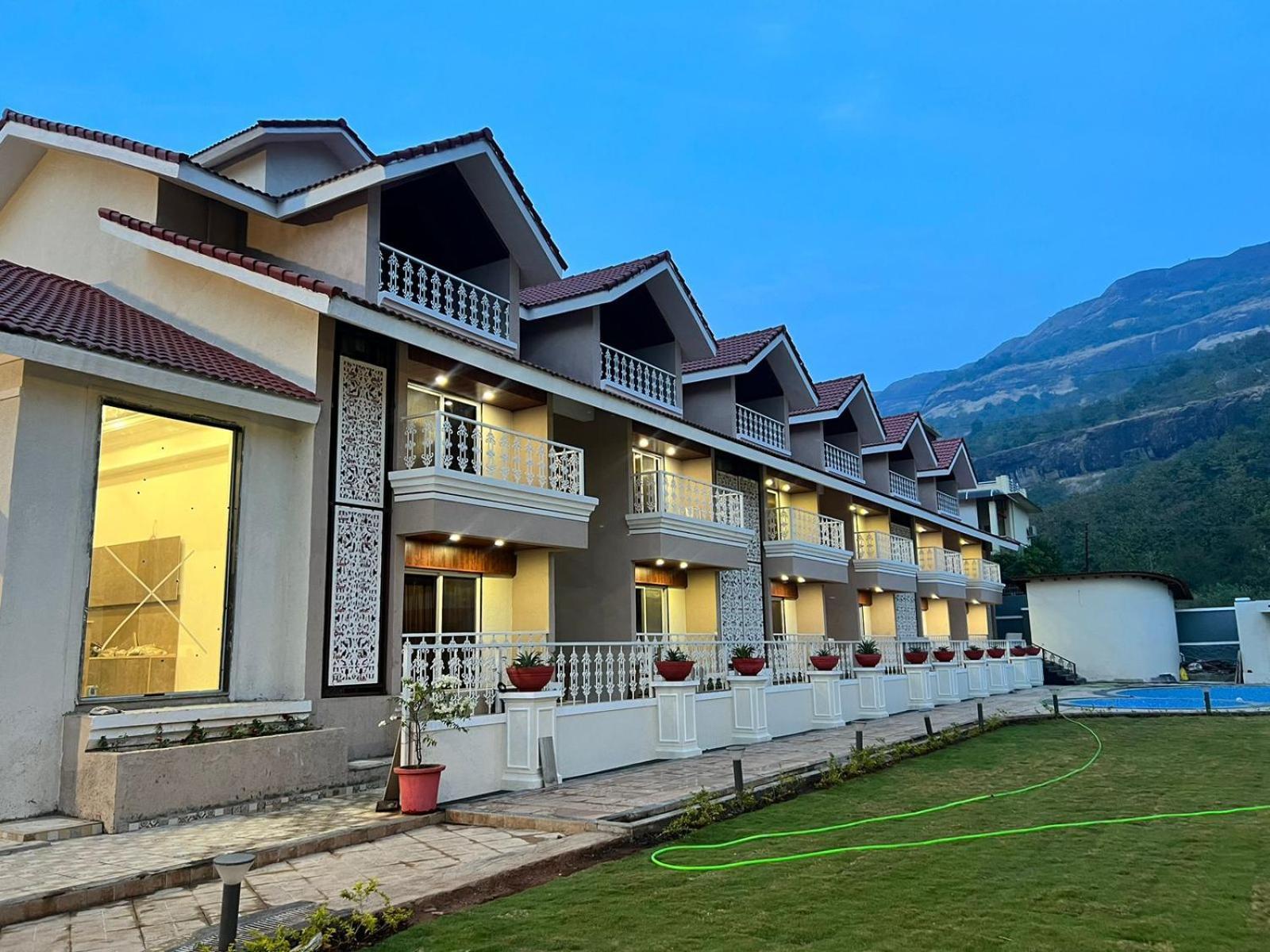קופולי The Grand Leela Resort מראה חיצוני תמונה