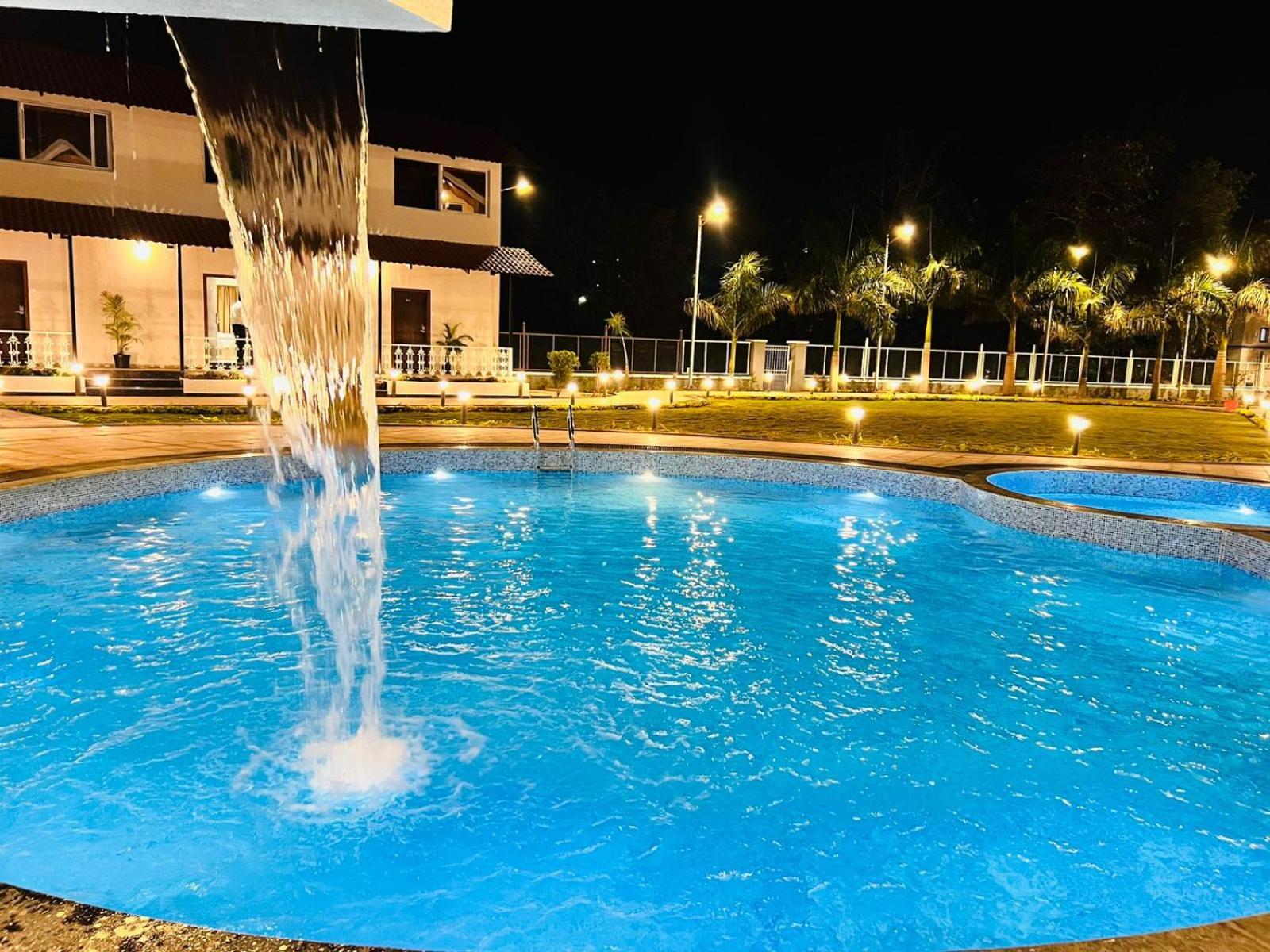 קופולי The Grand Leela Resort מראה חיצוני תמונה