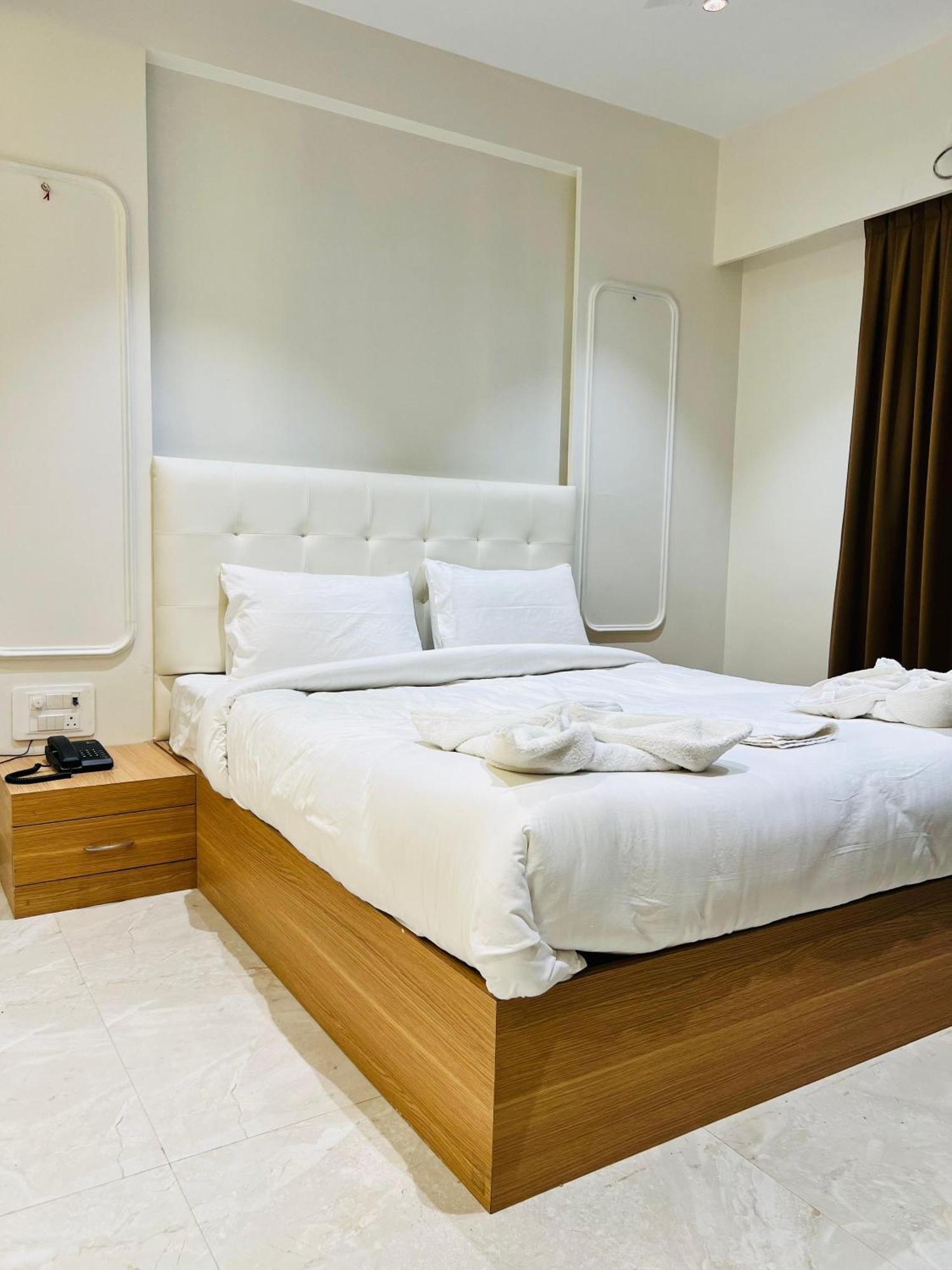 קופולי The Grand Leela Resort מראה חיצוני תמונה
